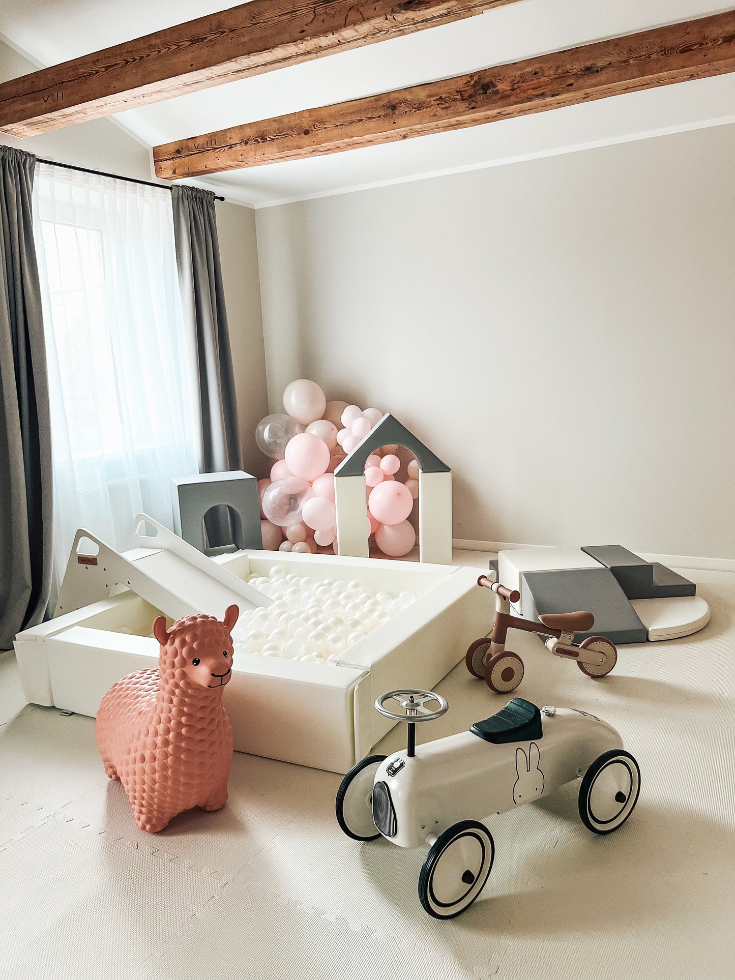 Stumjamais Vintage auto, balts - noma