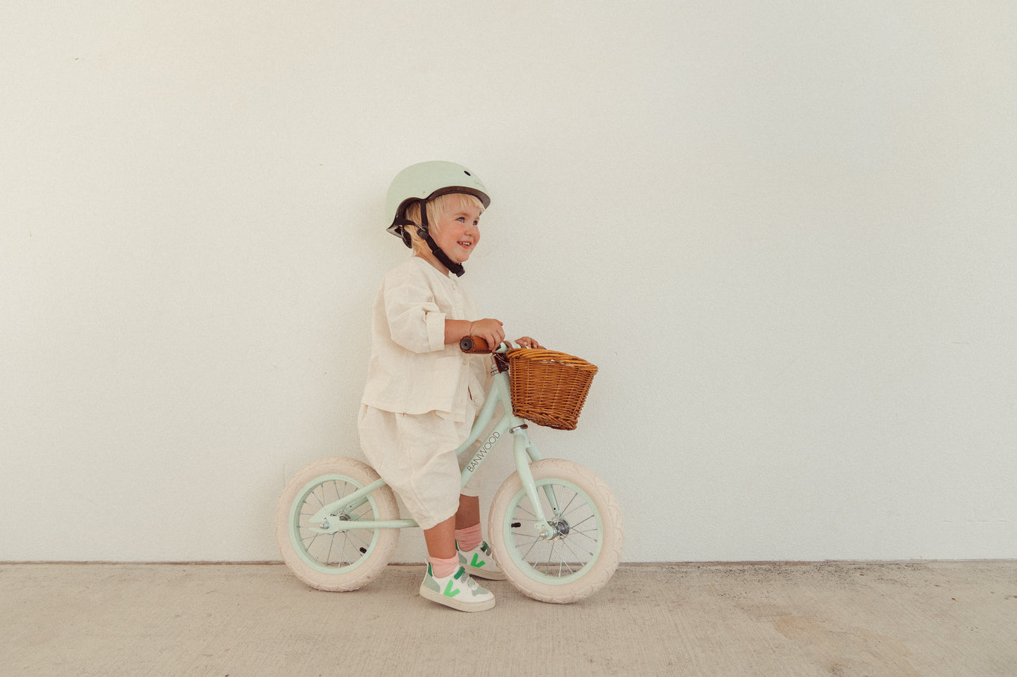 Bērnu skrejritenis ar grozu, Balance Bike First Go, Pale Mint, Banwood, BW-F1G-PMINT-FG