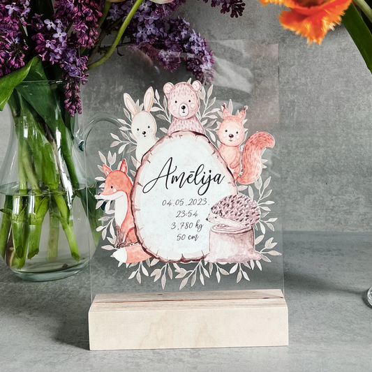 Meža zvēriņi - Dekors ar bērna vārdiņu un dzimšanas datiem, stikla