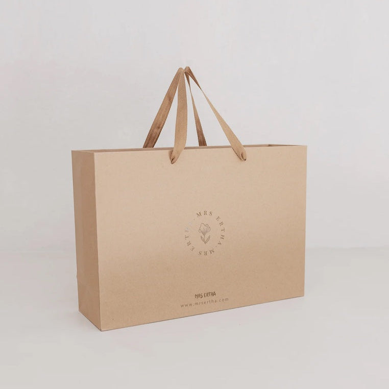 Mrs.Ertha dāvanu maisiņš L, Gift Bag Large, 40x28x12 cm