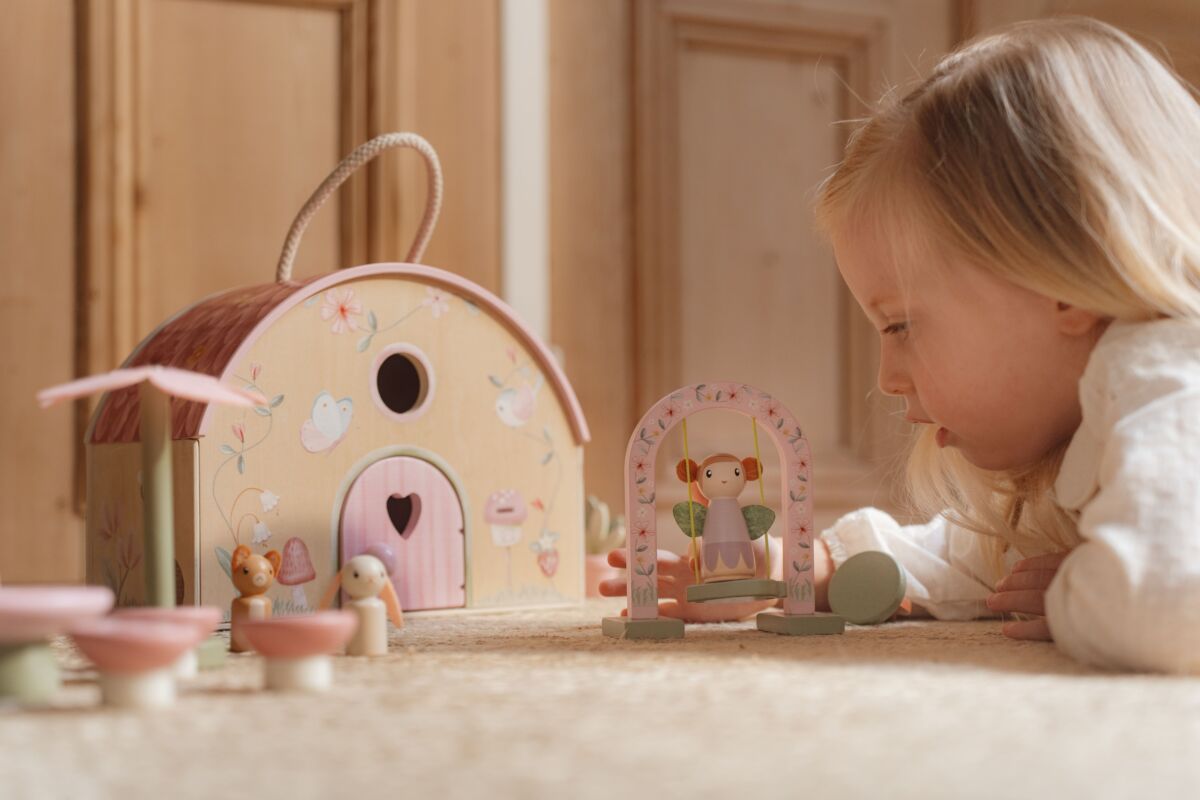 Pārnēsājama leļļu māja Fairy Garden Portable Doll's House, Little Dutch, LD7360