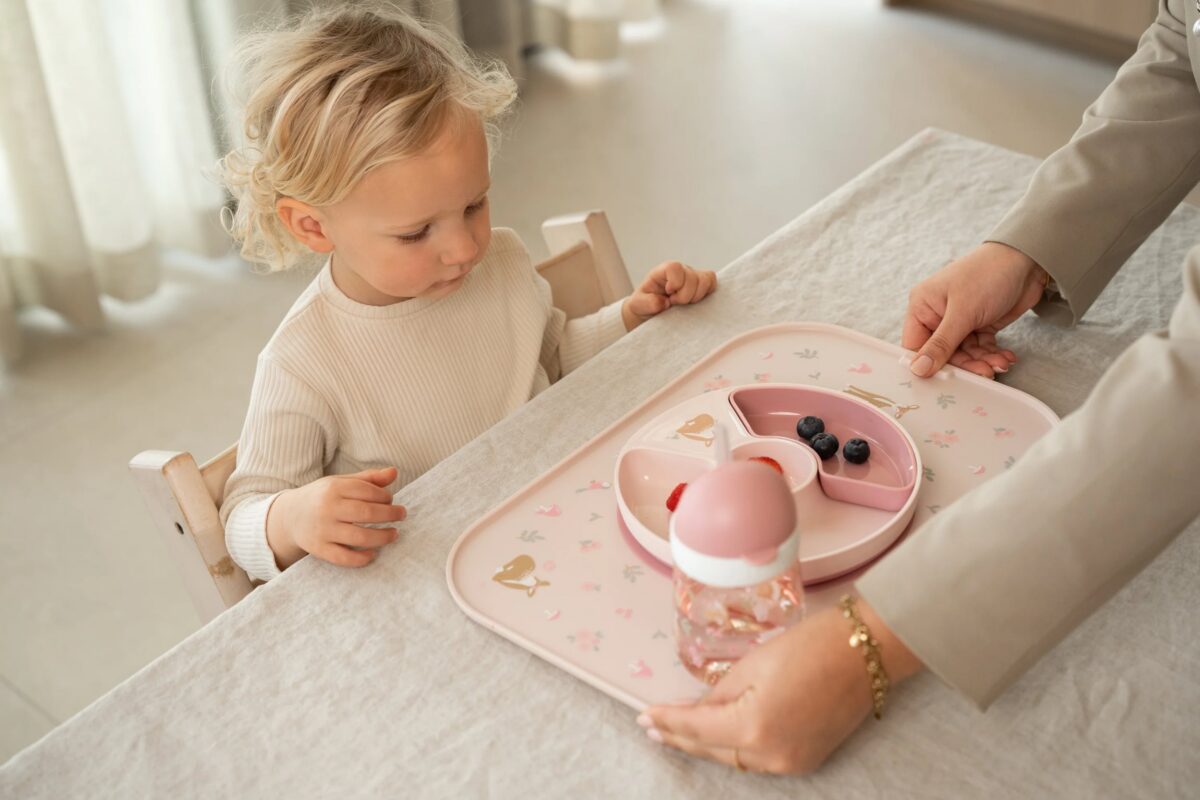 bērnu galda piederumi