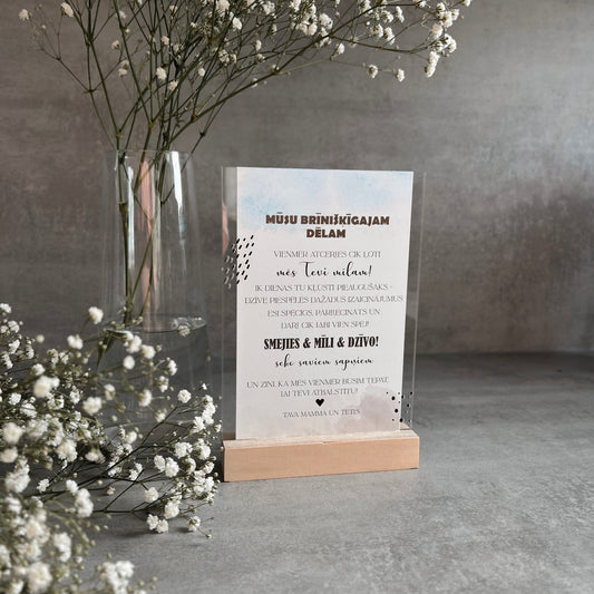 Mūsu dēlam - stikla dekors ar personalizētu tekstu, Veco dēļu dekors