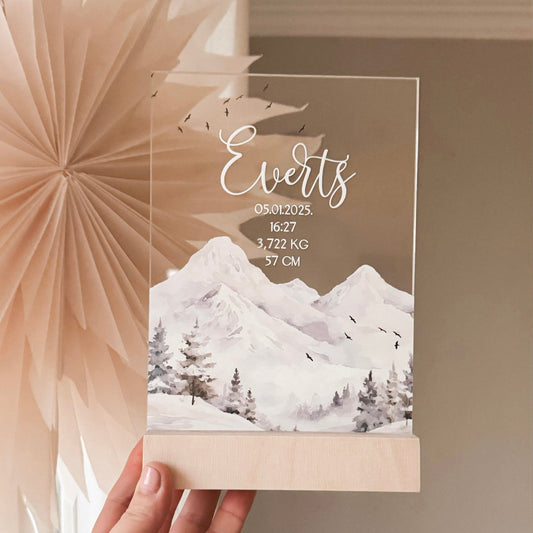 Kalni - Dekors ar bērna vārdiņu un dzimšanas datiem, stikla