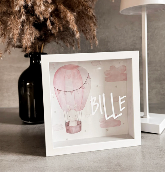 Rozā gais balons- naudas krājkase ar bērna vārdiņu, Veco dēļu dekors