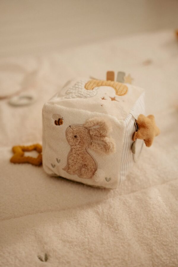 Mīkstais aktivitāšu kubs Newborn Naturals, Soft Activity Cube, Little Dutch