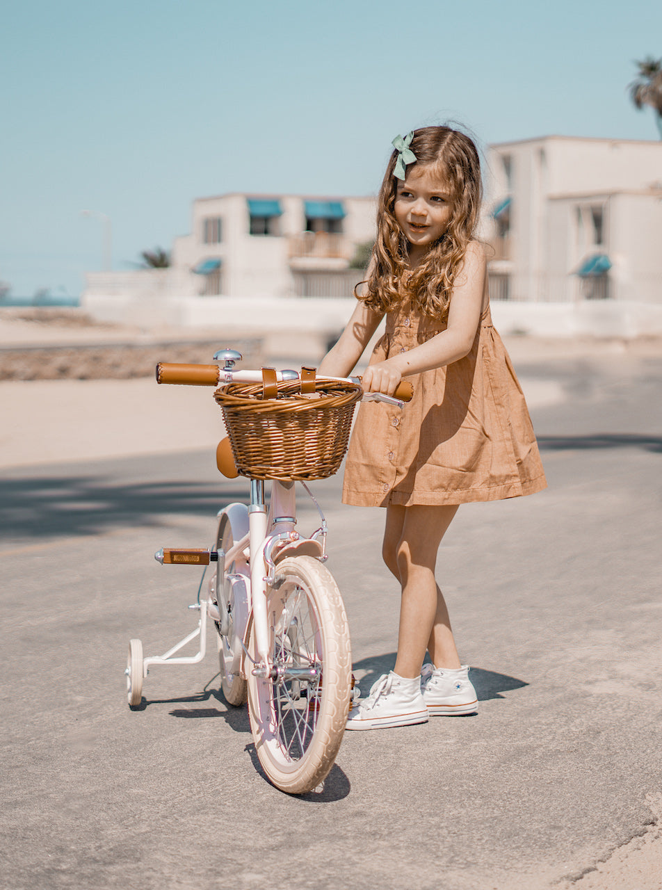 Bērnu divritenis ar pītu grozu, rozā, Classic Bike Vintage Pink, Banwood