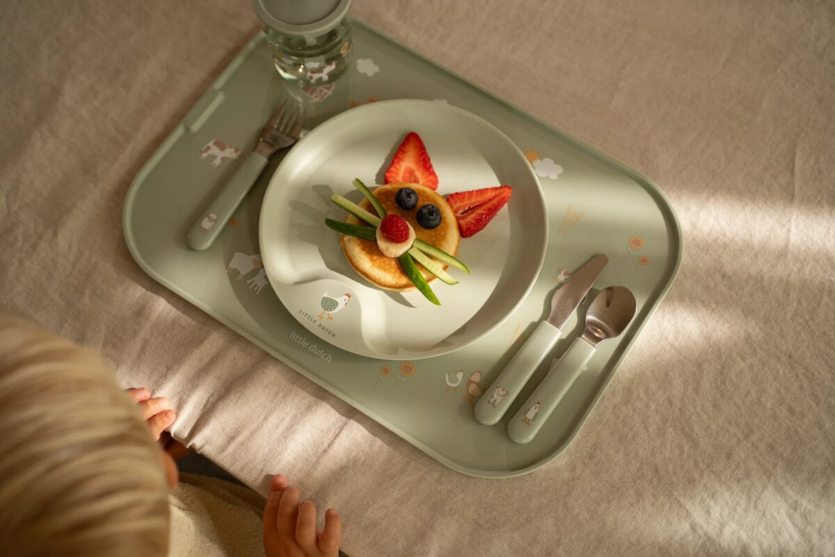 bērnu galda piederumi