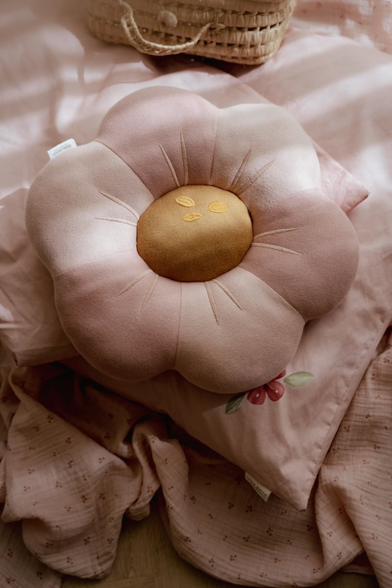 Dekoratīvs spilvens bērniem Puķe, Knitted Cushion Flower, Little Dutch