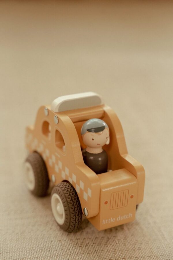 Koka taksis, Wooden Taxi, Little Dutch