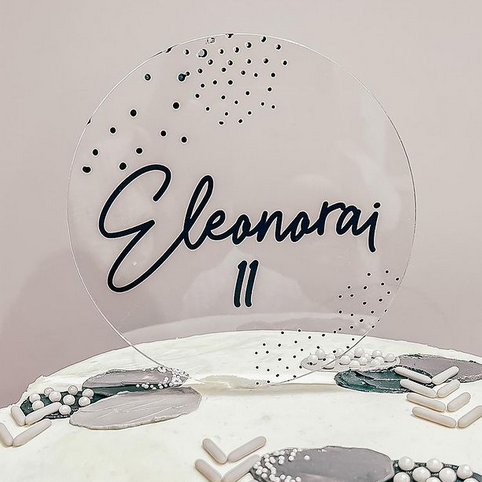 Caurspīdīgs - personalizēts bērna dzimšanas dienas kūkas dekors - toperis