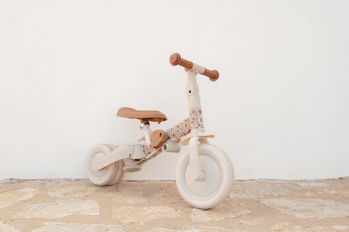 Transformējams trīsritenis, 4 in 1 tricycle, Sunny Flower, Little Dutch, LD6080