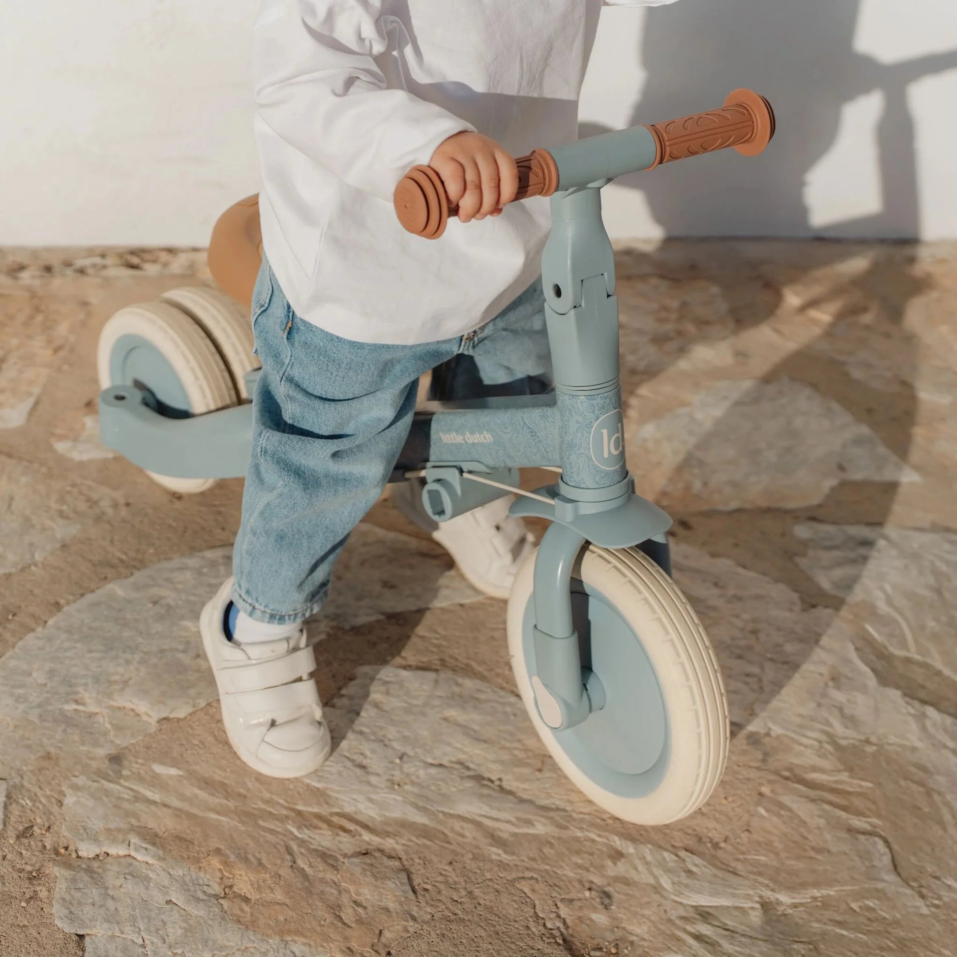 Transformējams trīsritenis, 4 in 1 tricycle, Blue, zils, Little Dutch - pieejams aprīļa vidū