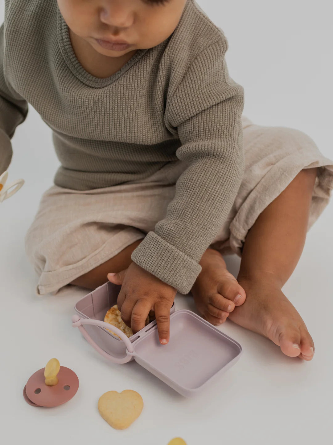 Knupīšu kaste Pacifier Box - Blush, BIBS