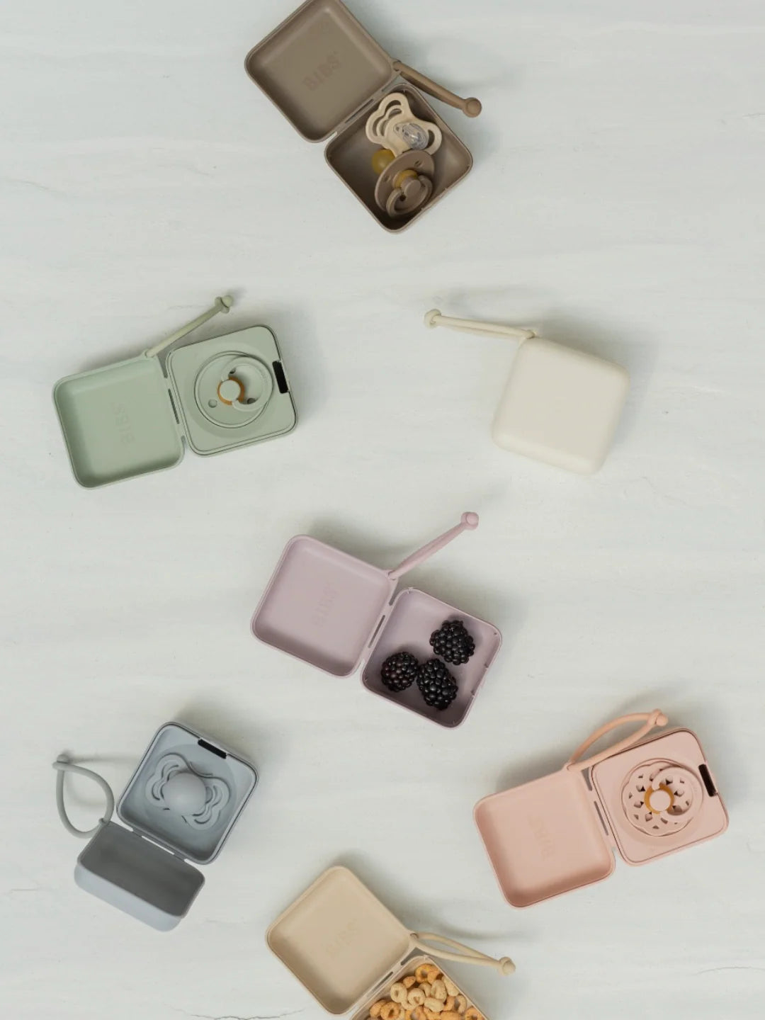 Knupīšu kaste Pacifier Box - Blush, BIBS