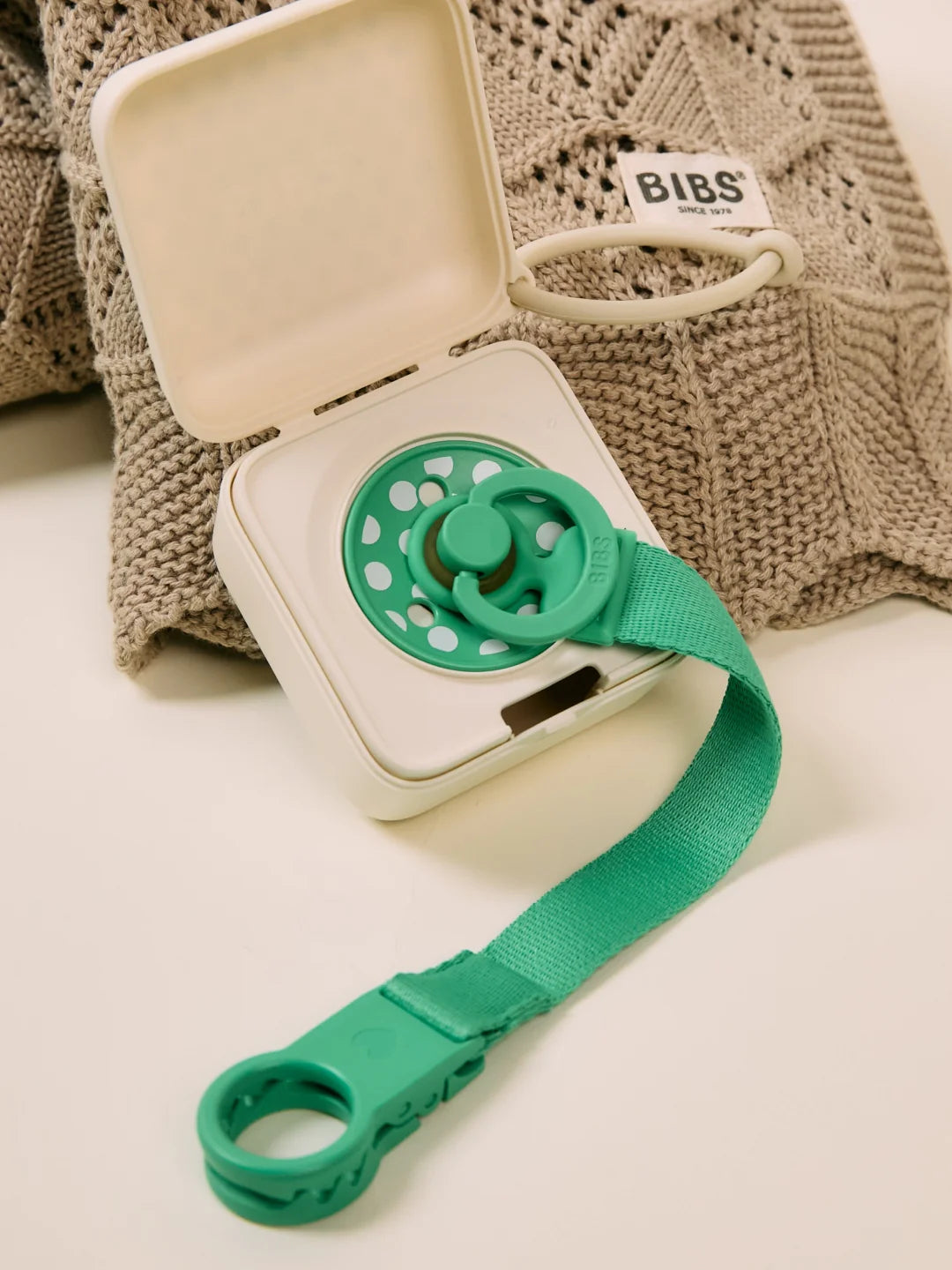 Knupīšu kaste Pacifier Box - Ivory, BIBS