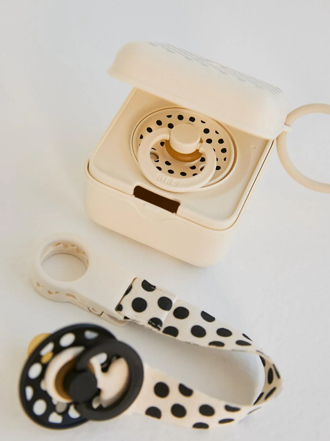 Knupīšu kaste Pacifier Box - Polka Dot Ivory & Black, BIBS