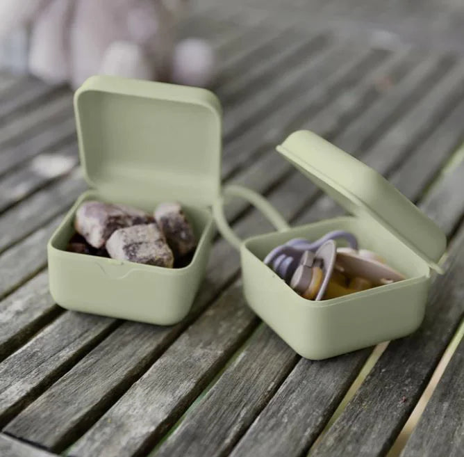 Knupīšu kaste Pacifier Box - Sage, BIBS