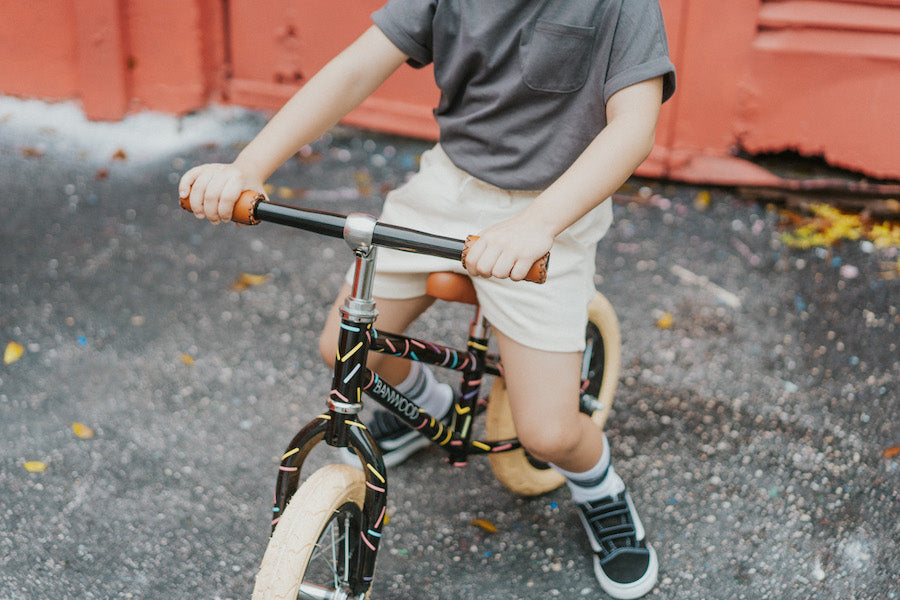 BW FG Banwood skrejritenis ar pītu groziņu First Go Balance bike, Marest Black, melns