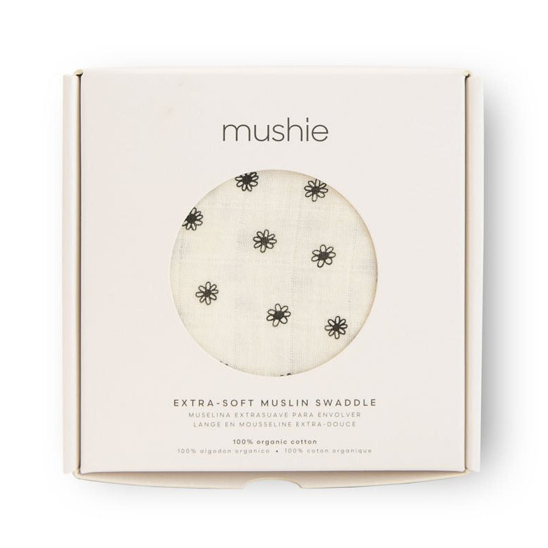 Muslino antklodė „Black Daisy Swaddle“, 120 x 120 cm, „Mushie“