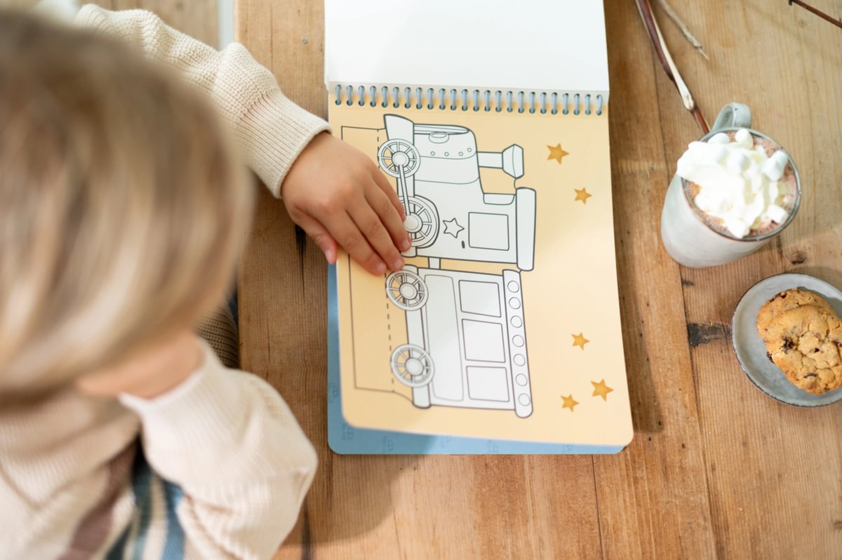 Rokdarbu grāmata ar šķērēm Book with Scissor Jim & Friends Cars, Little Dutch, LD126831