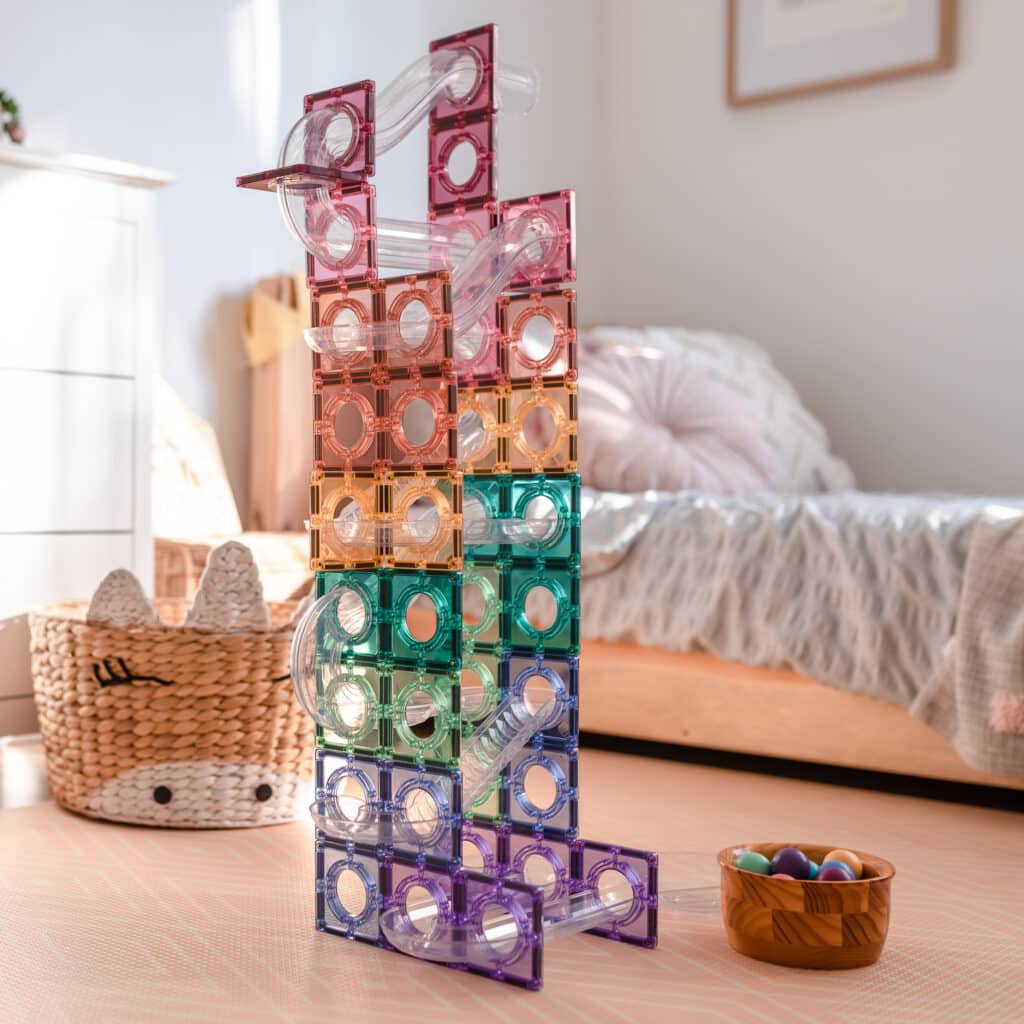 Magnetinis konstruktorius – kamuoliukų bėgimo trasa, „Ball Run Pastel“ išplėtimo rinkinys, 106 dalys, „Connetix“