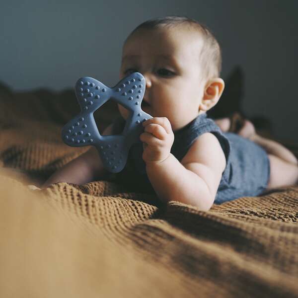 Graužammanta Star Teether, Powder Blue, Filibabba