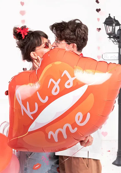 Folija balons Lips - pildīts ar hēliju, Foil Balloon Kiss Me, 73 x 48 cm,  FB197
