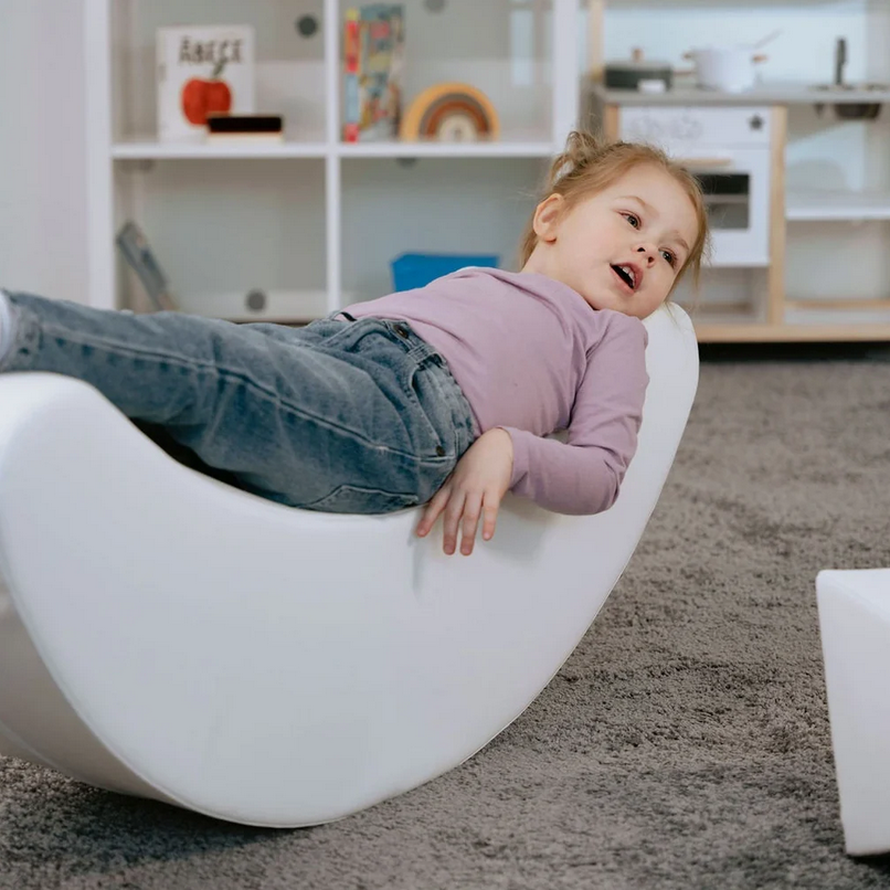 Iglu sūpynės banano formos, baltos - nuoma