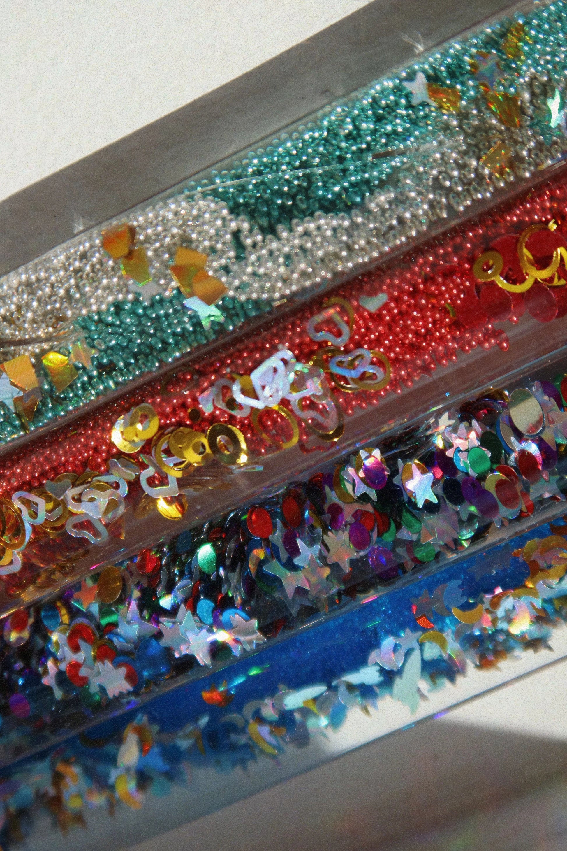 Gliteru un spīdumu Nūjiņa, Magical Glitter Wand, Green Mix, Konges Slojd, KS103143-GREEN-MIX