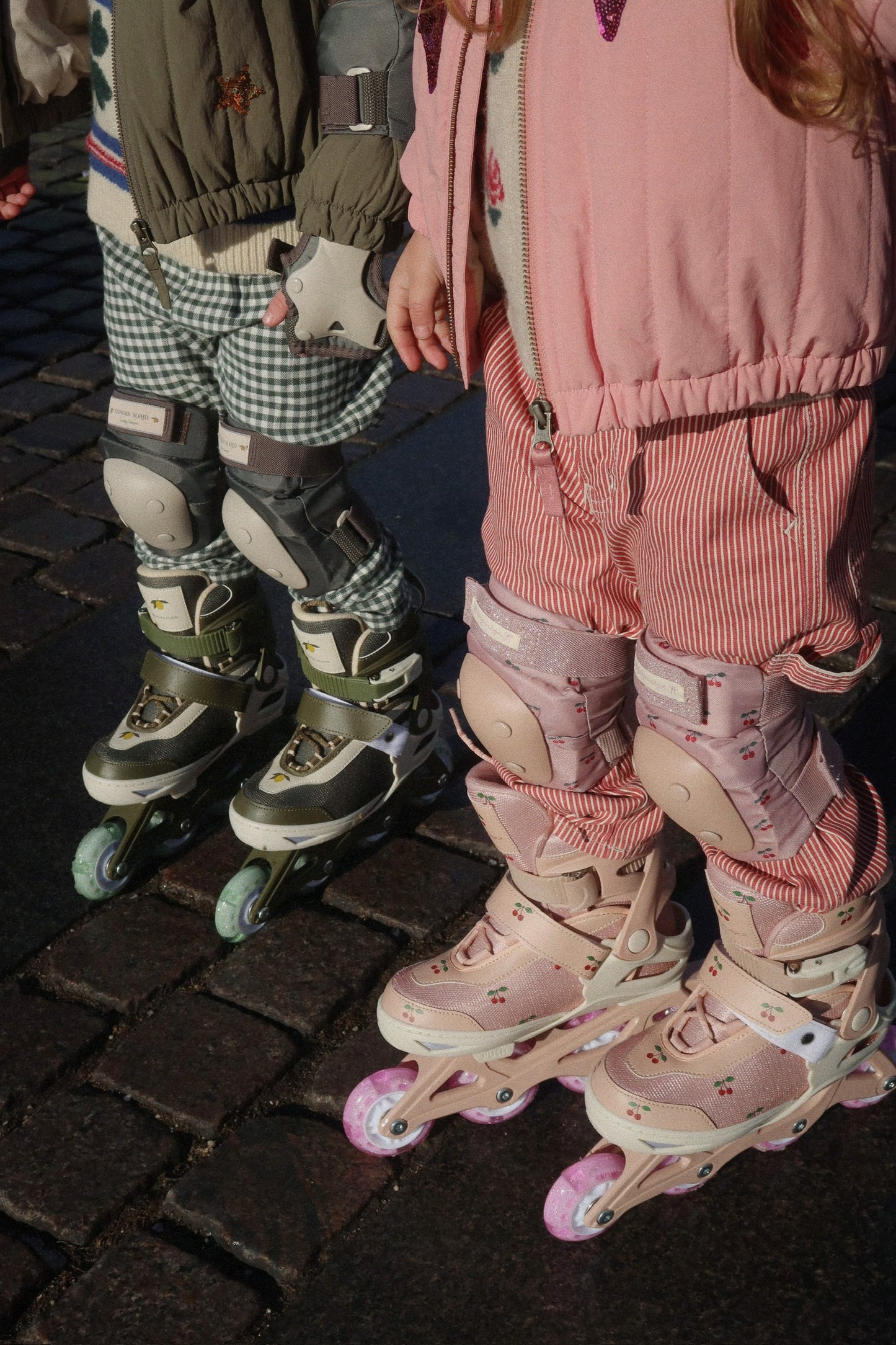 Bērnu skrituļslidas Light Up Roller Skates Cherry Blush, Konges Slojd, KS104417-CHERRY-BLUSH