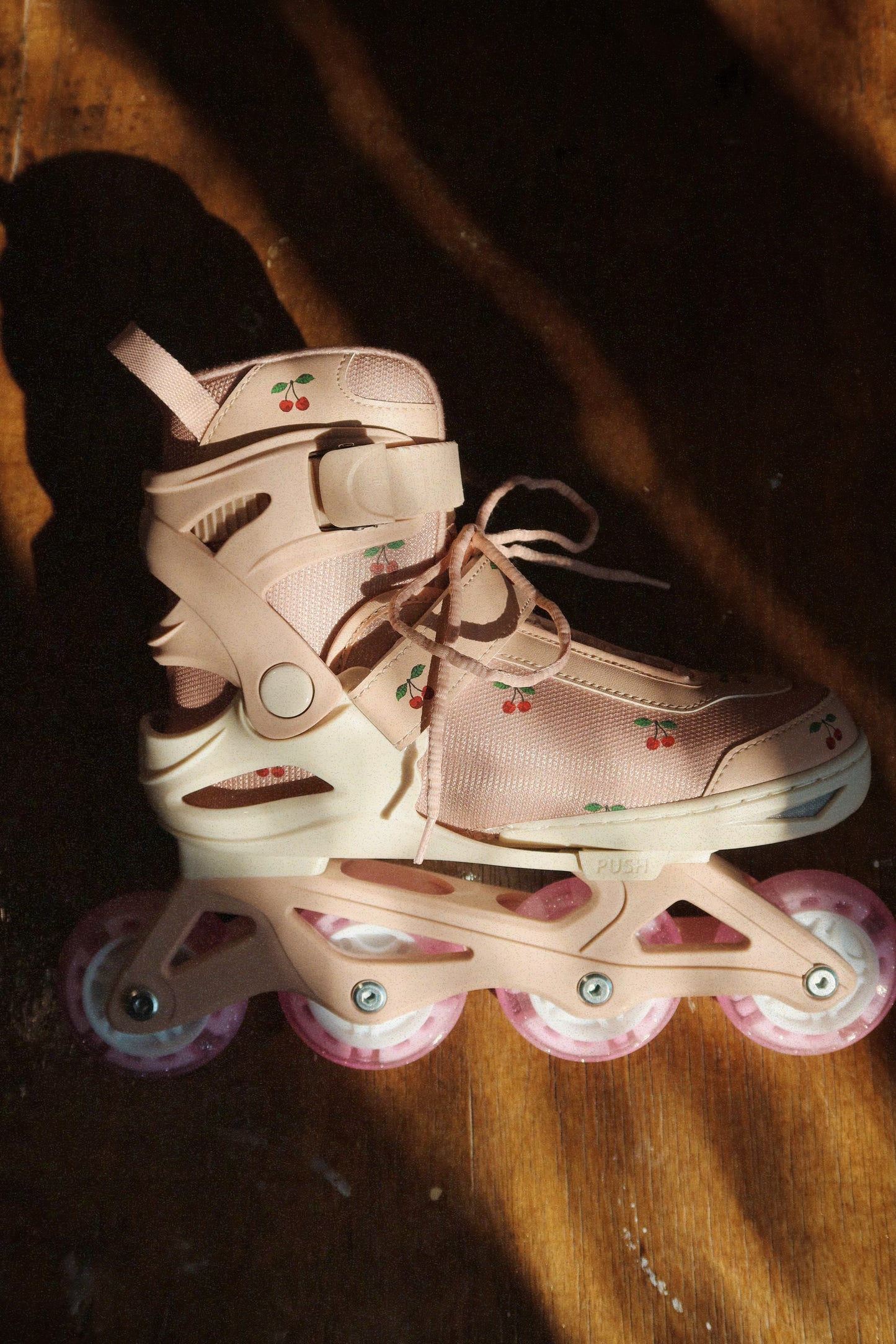 Bērnu skrituļslidas Light Up Roller Skates Cherry Blush, Konges Slojd, KS104417-CHERRY-BLUSH