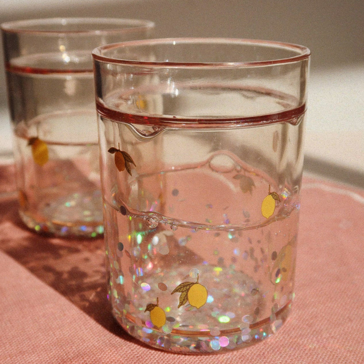 Gliteru glāzīšu komplekts Glitter Cups Lemon, 2 gab., 180 ml, Konges Slojd, KS5069-LEMON