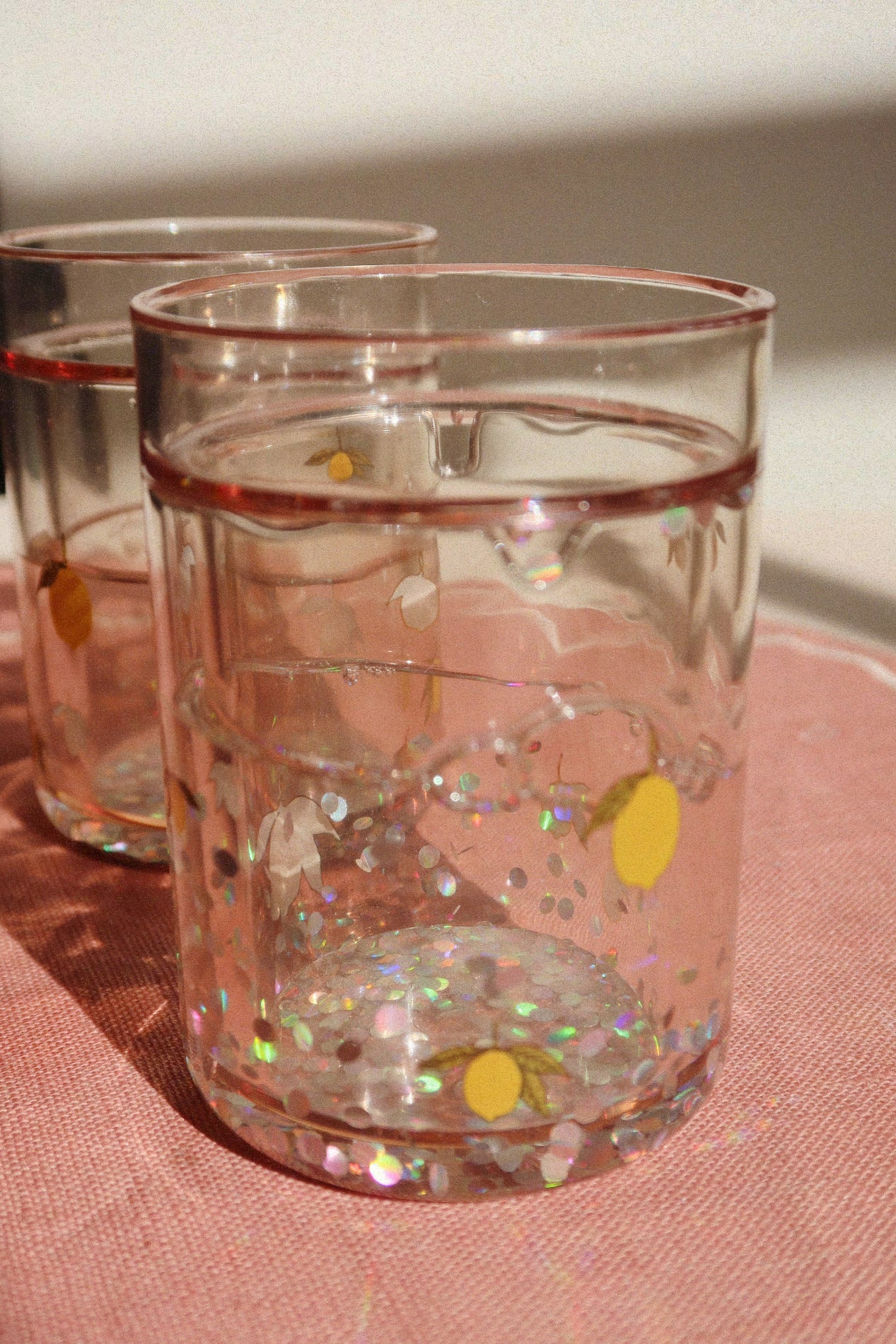 Gliteru glāzīšu komplekts Glitter Cups Lemon, 2 gab., 180 ml, Konges Slojd, KS5069-LEMON