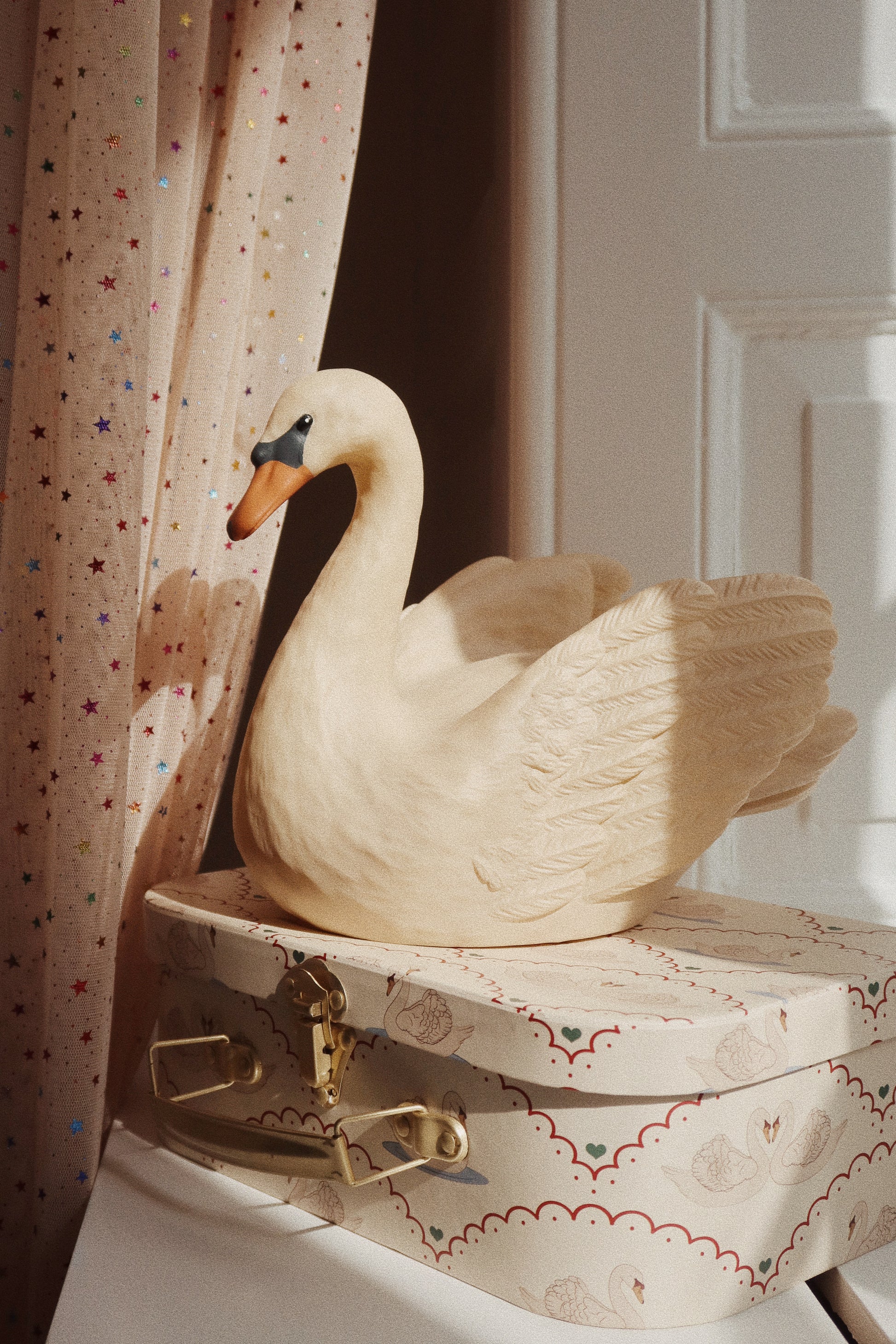 Gulbja naktslampiņa Swan Lamp, Konges Slojd, KS6541-BEIGE