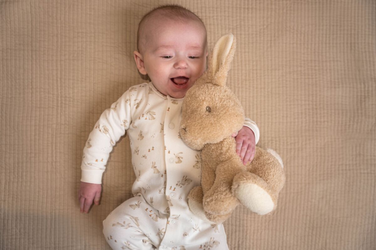 Mīkstā rotaļu manta Zaķītis Cuddle Bunny, Little Dutch, 25cm