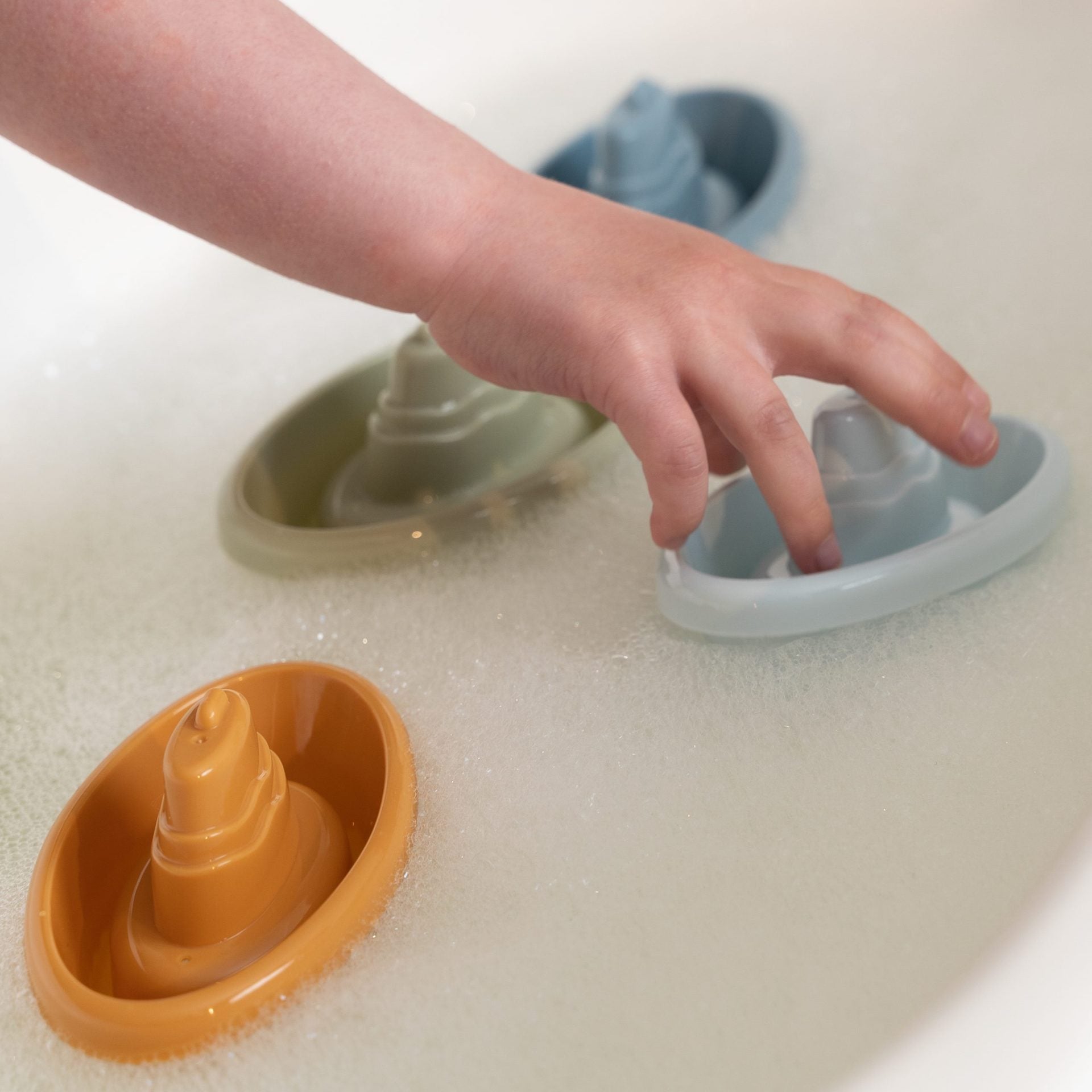 Rotaļlietu laivas vannai, zilas, Stackable Bath Boat, Little Dutch