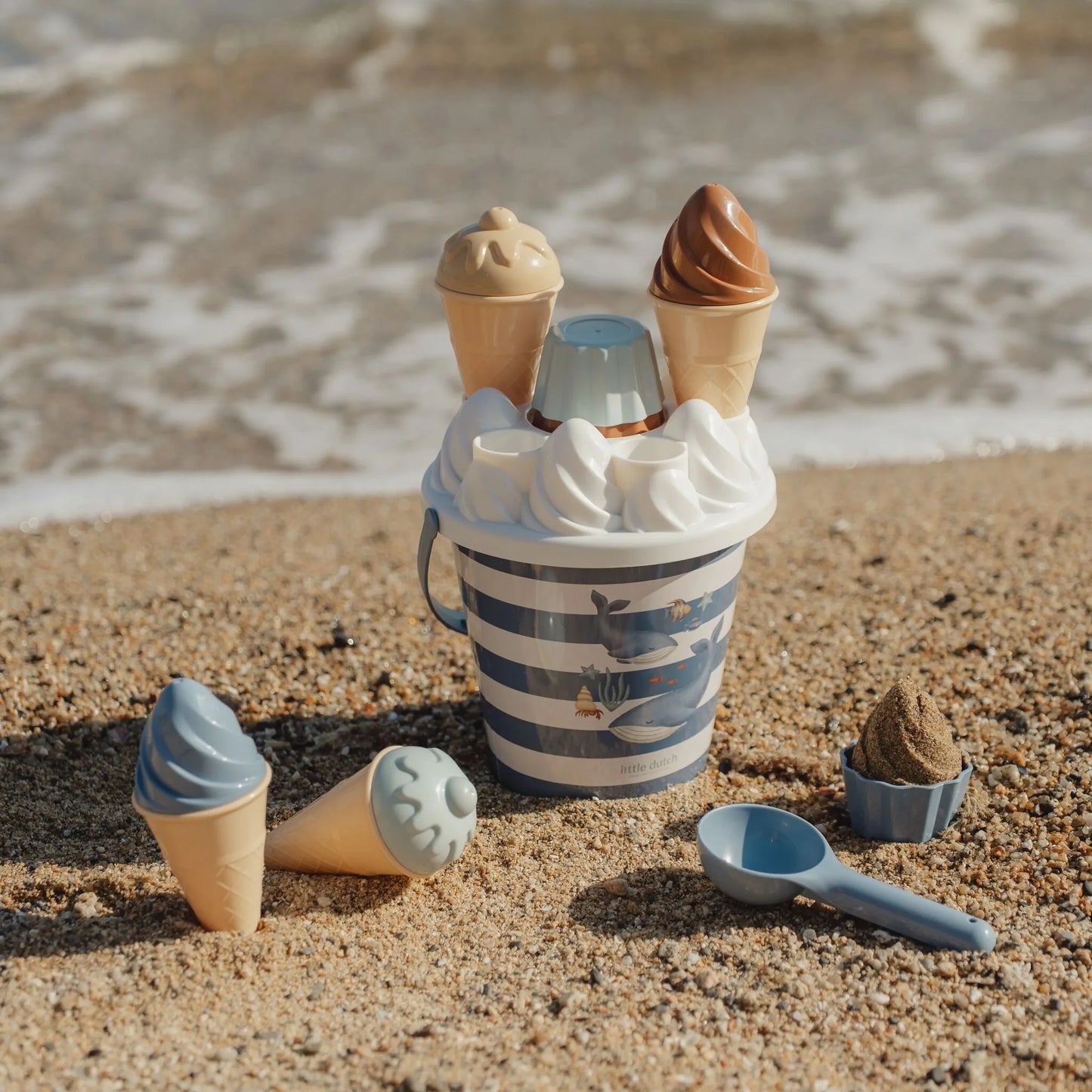 Pludmales rotaļlietas Saldējums, Ice Cream Beach Toys Ocean World Blue, Little Dutch, LD2016376