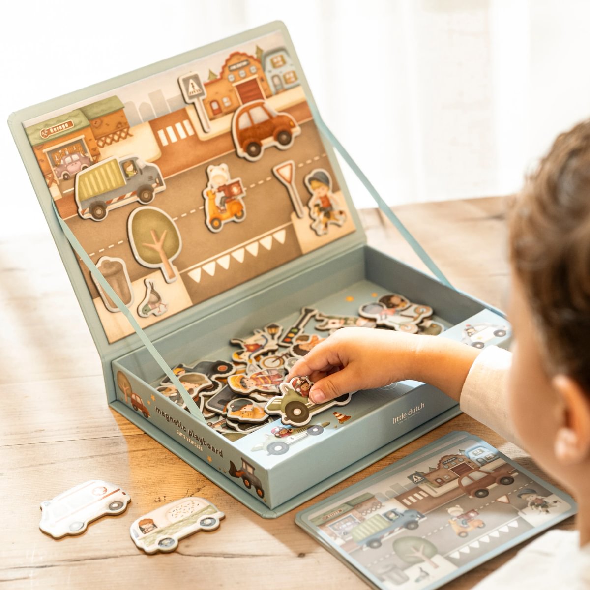 Magnētiskā spēle Jim & Vehicles, Magnetic Playboard, Little Dutch, LD4786