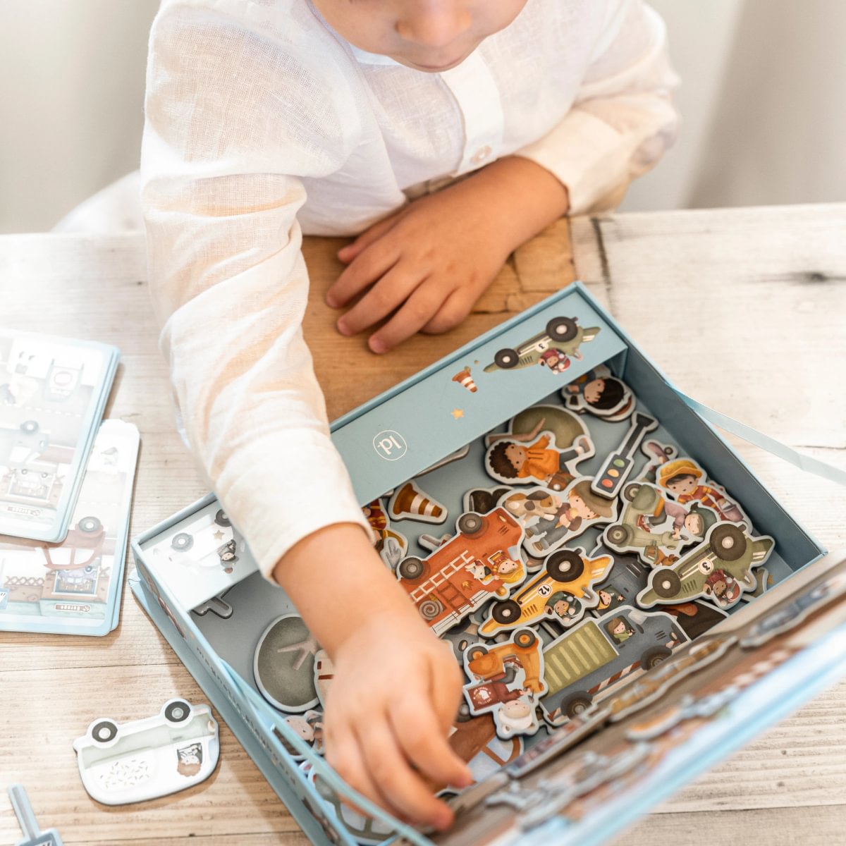 Magnētiskā spēle Jim & Vehicles, Magnetic Playboard, Little Dutch, LD4786