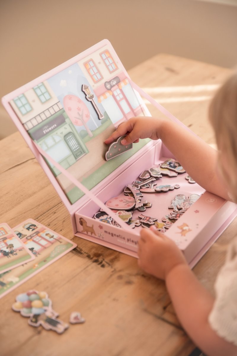 Magnētiskā spēle Rosas Shopping Street, Magnetic Playboard, Little Dutch, LD4785