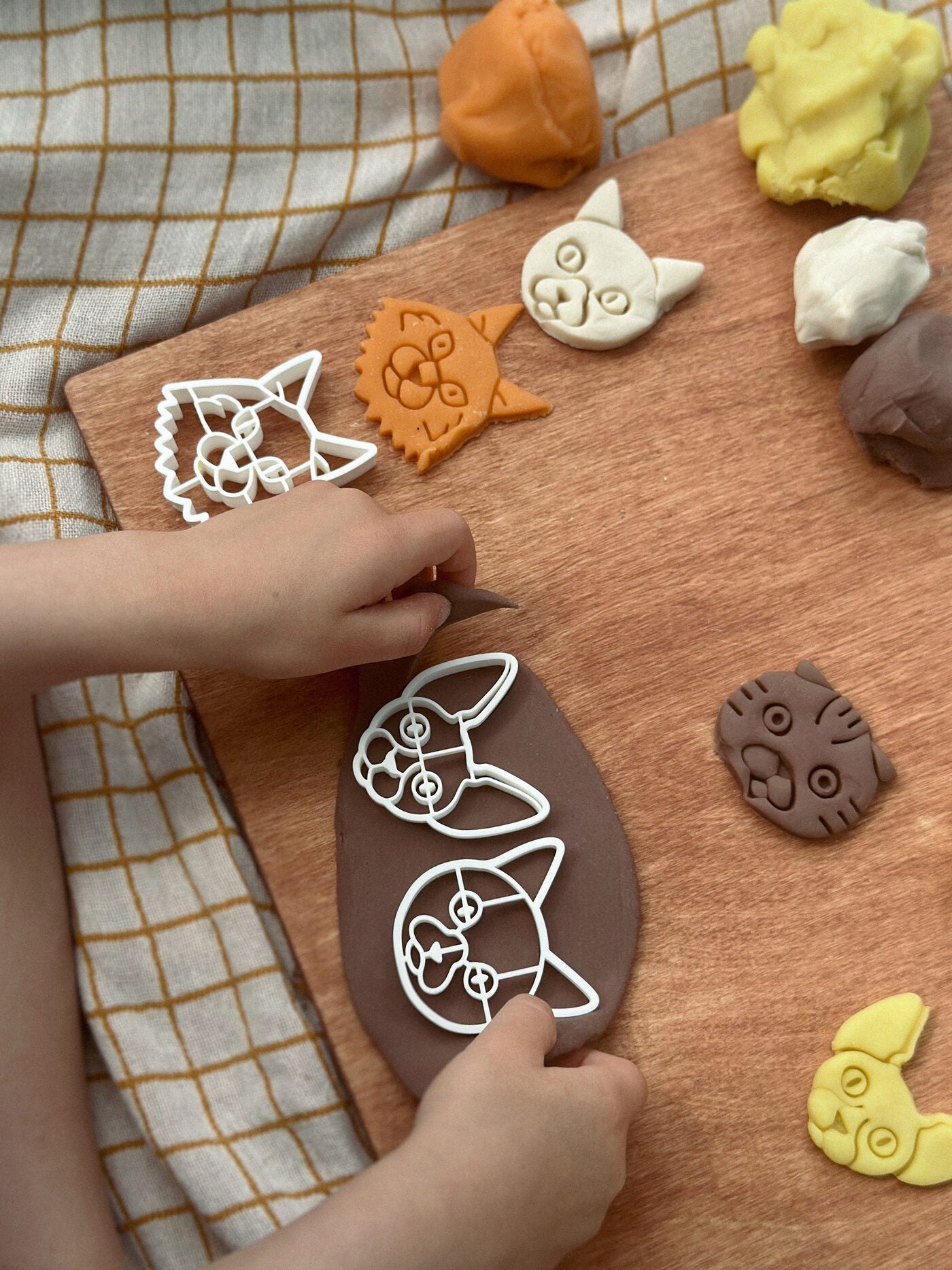 Plastilīna formiņa - kaķis, balts, MĪCI