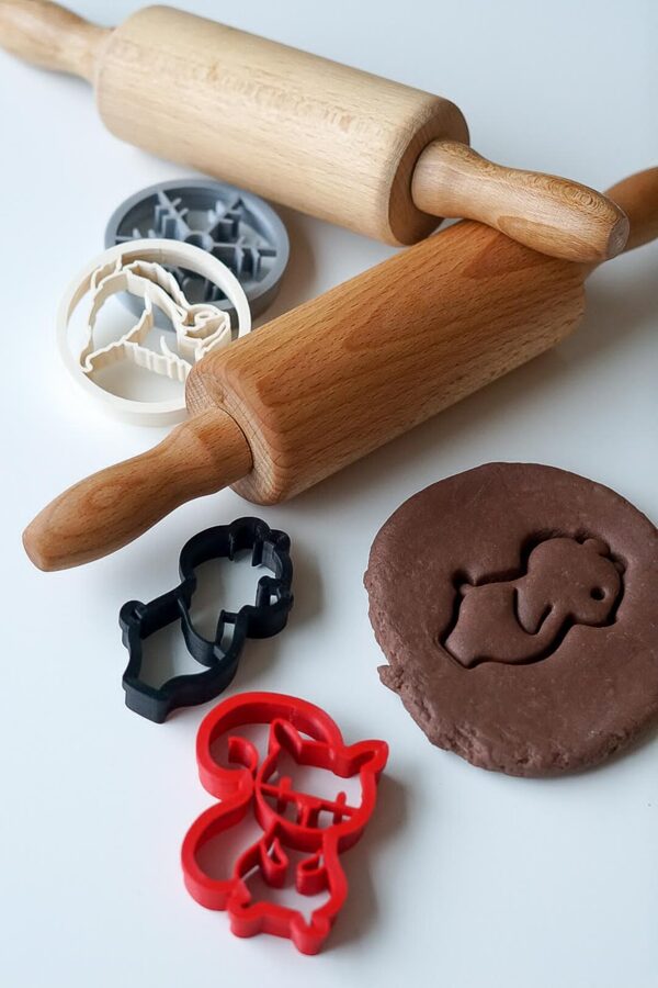 Rotating wooden roller for plasticine, MÍCI