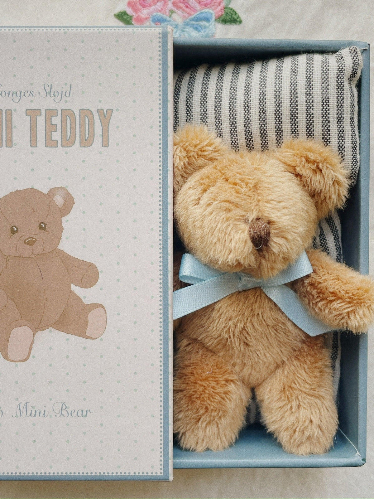 Mini lācītis kastītē, Tiny Teddy Milo, 9 cm, Konges Slojd, KS104069-BROWN