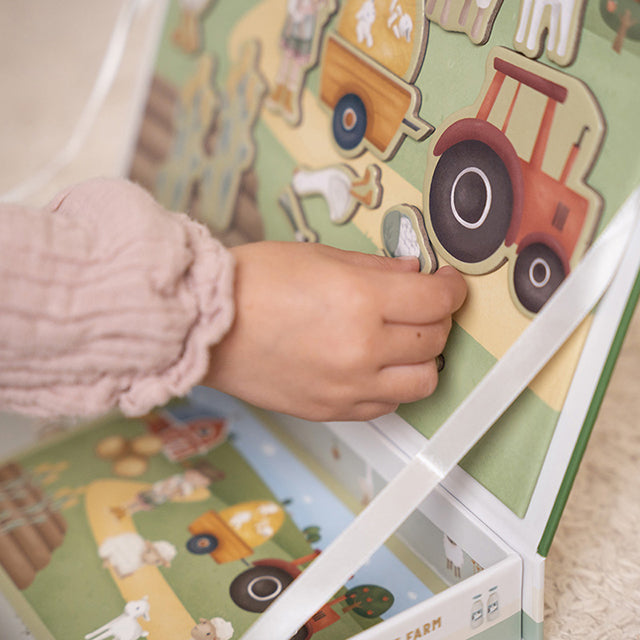 Magnētiskā spēle Little Farm, Magnetic Playboard, Little Dutch, LD7159
