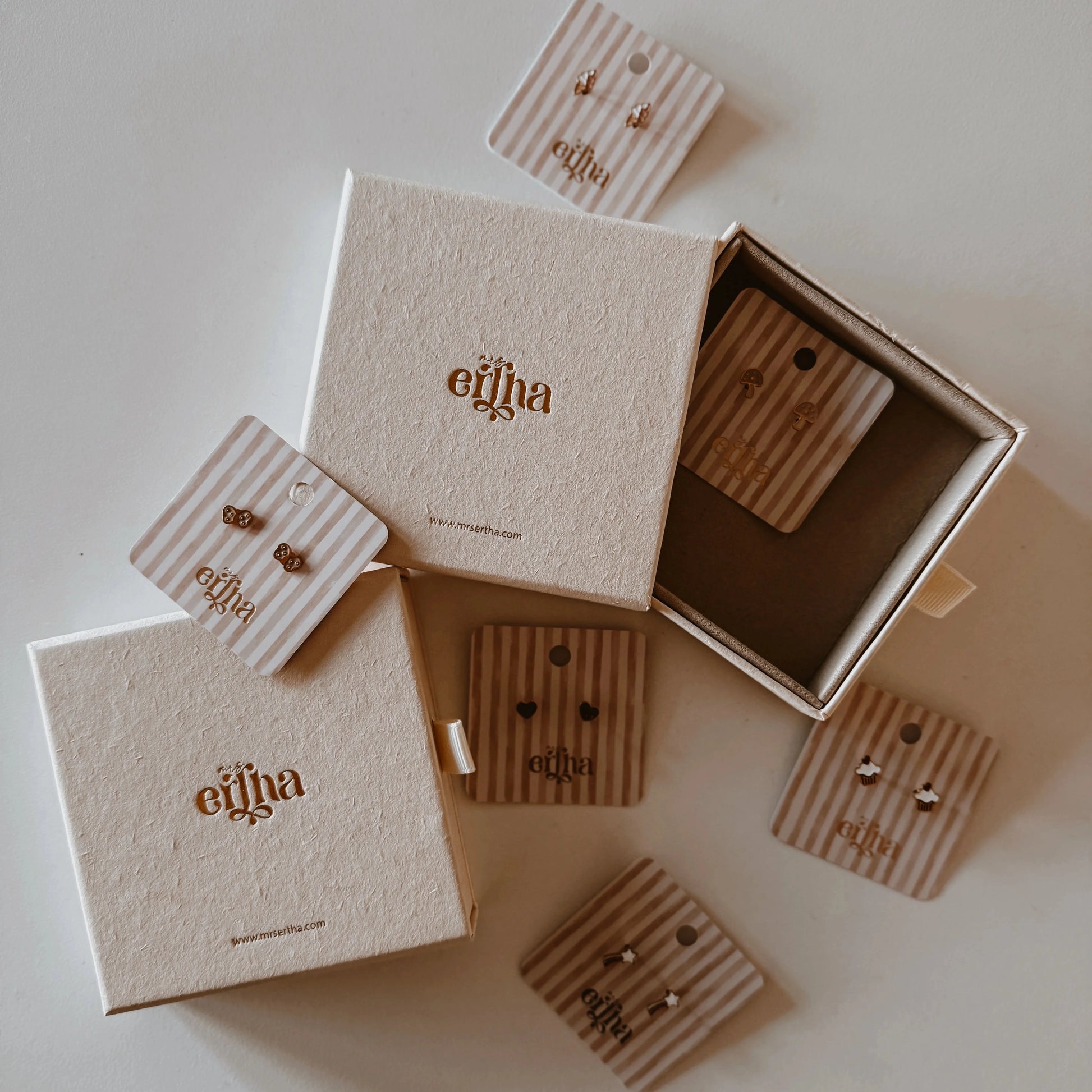 Rotaslietu dāvanu kastīte Elegance Box, Mrs Ertha, ER1403