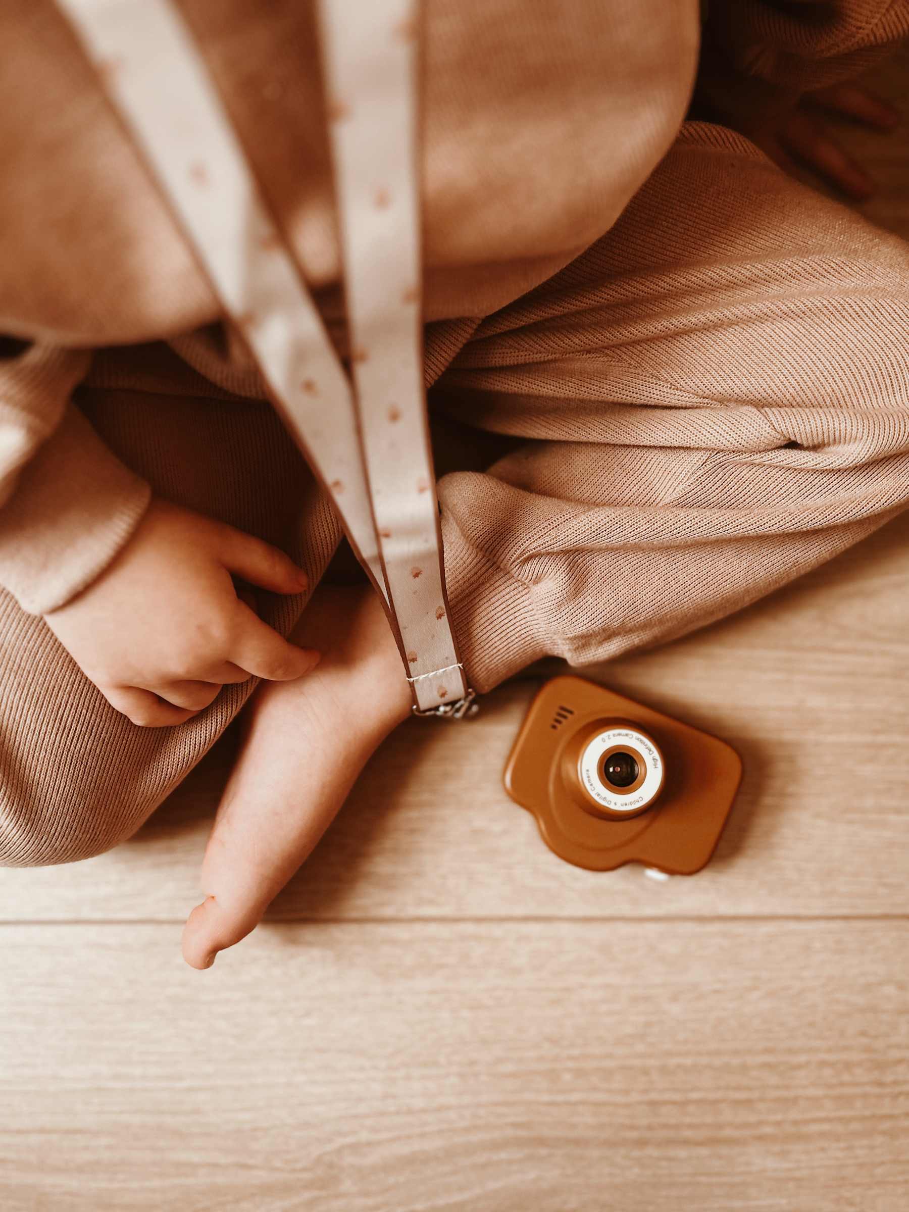 Bērna fotoaparāts My First Camera, Ivory Strawberries Mood, Mrs. Ertha