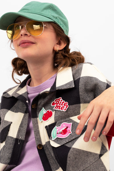 Piegludināmie izšuvumi ar lūpiņām, Iron on Patches Bite Me, Party Deco, NAP9