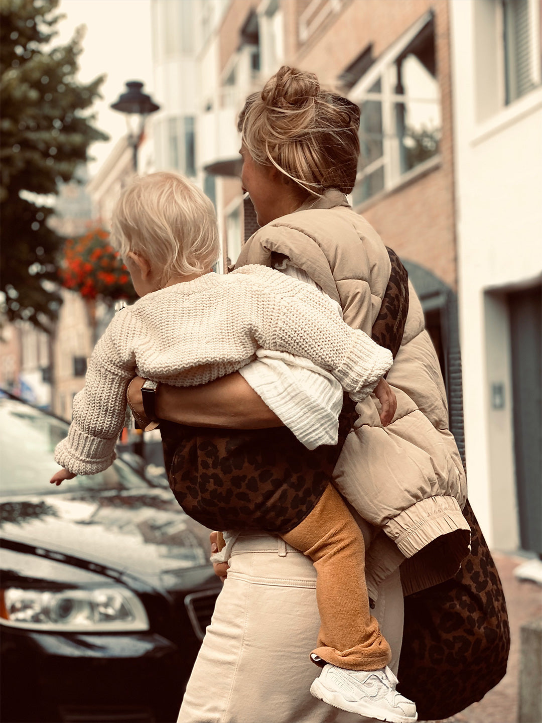 Bērna nešanas soma / josta Wildride Toddler Carrier Print Brown Leopard, www.rocketbaby.lv