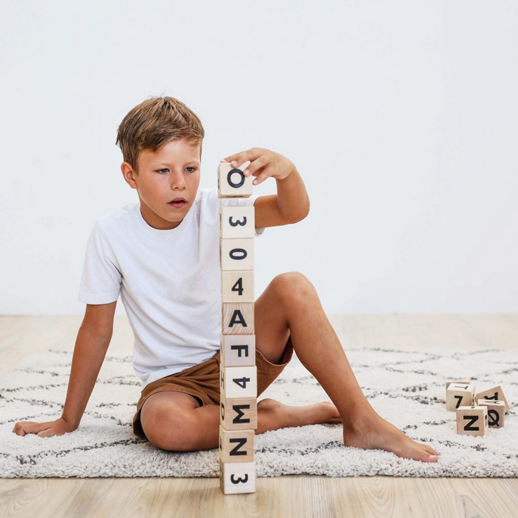 Koka alfabēta klucīši, Alphabet Blocks Black, Ooh Noo